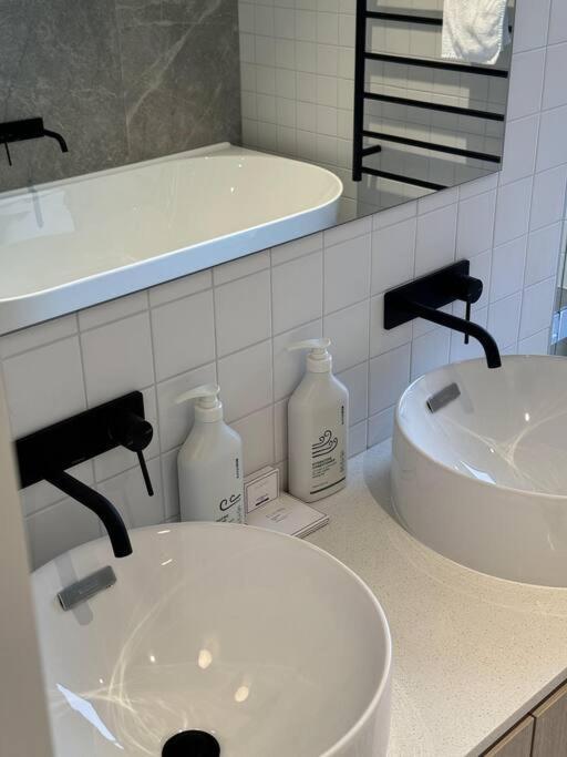 Black-Luxe Living In The Heart Of City Apartman Christchurch Kültér fotó